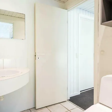 Feriehus Four-Bedroom Holiday Home In Norre Nebel 2 *