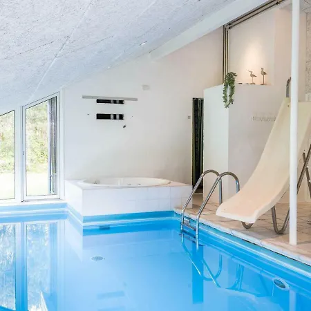 Four-Bedroom Holiday Home In Norre Nebel 2 Feriehus Oksbøl