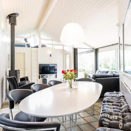 Feriehus Four-Bedroom Holiday Home In Norre Nebel 2 *